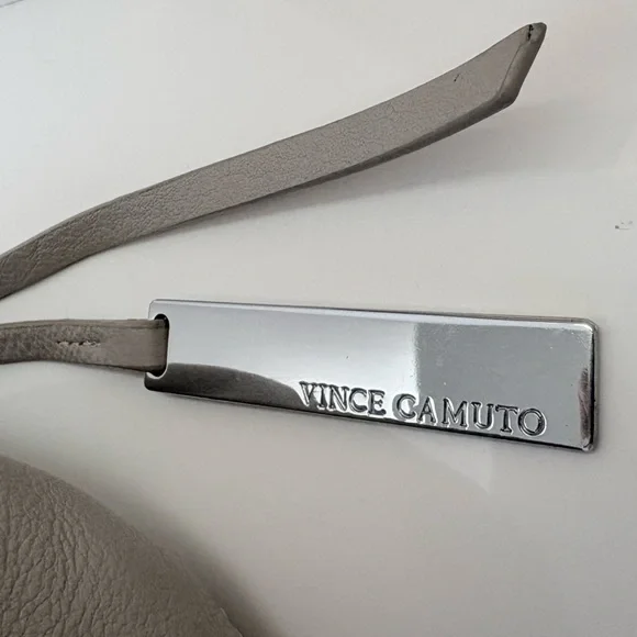 VINCE CAMUTO Corla Leather Elegant Cream Crossbody/Shoulder Bag Various Zippers - Picture 5 of 11